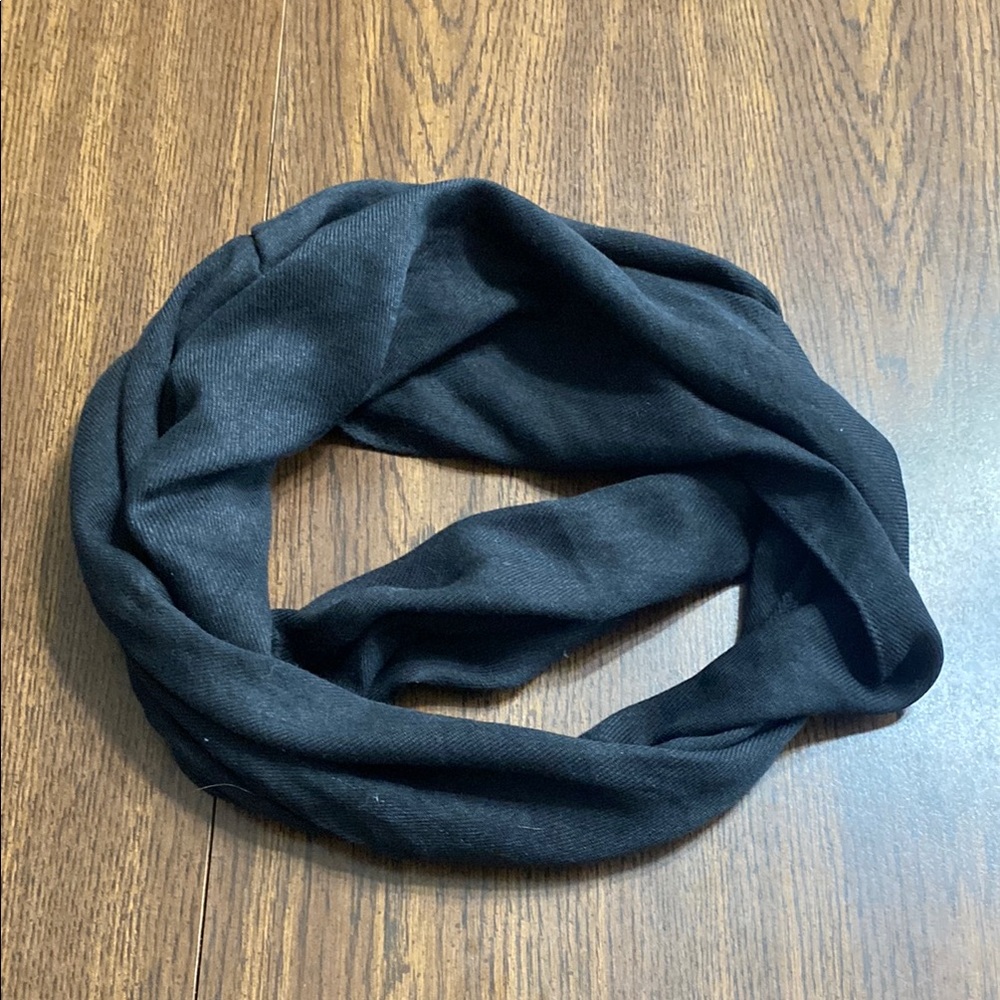 “5/$20” Black Infinity Scarf